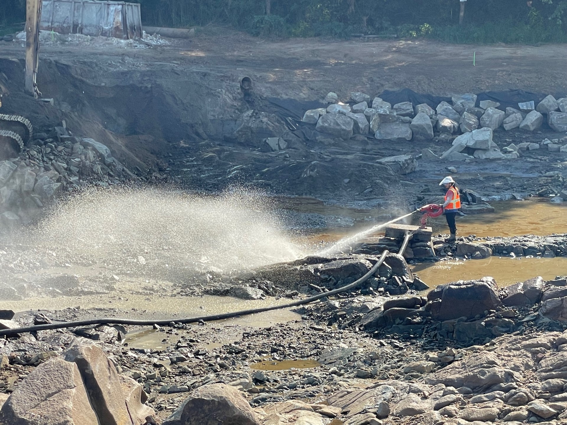 Congaree River - Water Cannons removing remaining coal tar and sediment